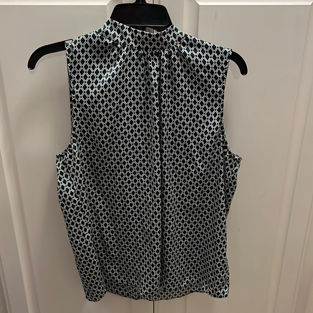 H&M Tank Blouse Ties in Back Around Neck Size 12